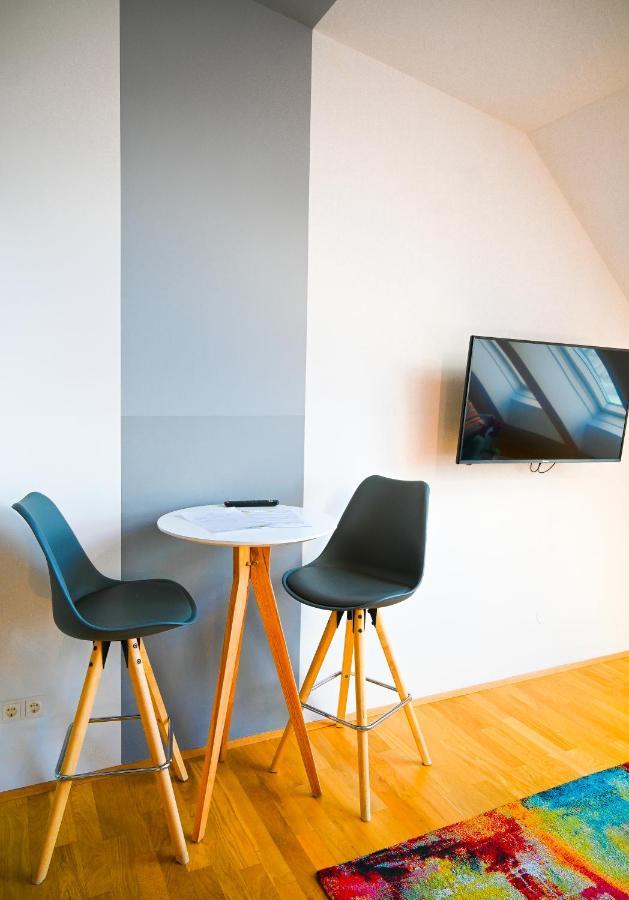 Backpacker Apartment Schoenbrunn Виена Екстериор снимка