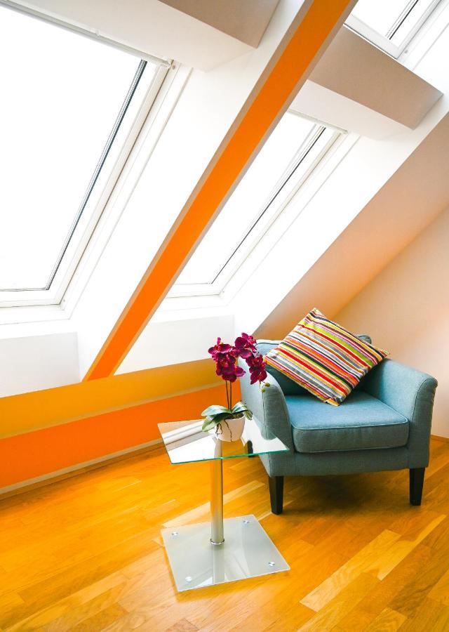Backpacker Apartment Schoenbrunn Виена Екстериор снимка